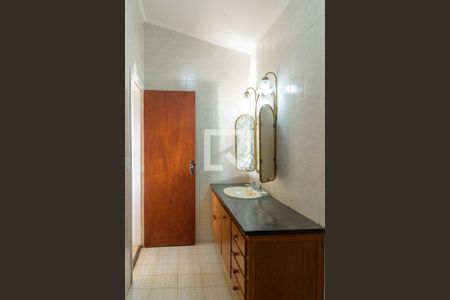 Casa à venda com 370m², 4 quartos e 3 vagasBanheiro da Suíte 4