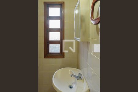 Casa à venda com 370m², 4 quartos e 3 vagasBanheiro de Serviço