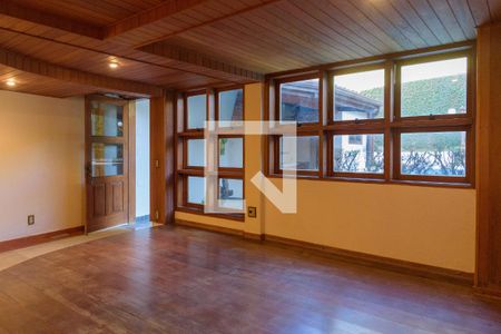 Casa à venda com 370m², 4 quartos e 3 vagasSalão de Festas