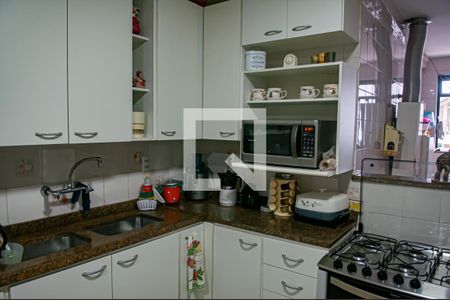 Apartamento à venda com 174m², 4 quartos e 3 vagas Apartamento à venda com 174m², 4 quartos e 3 vagascozinha