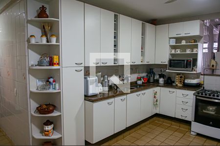 Apartamento à venda com 174m², 4 quartos e 3 vagas Apartamento à venda com 174m², 4 quartos e 3 vagascozinha