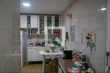 Apartamento à venda com 174m², 4 quartos e 3 vagas Apartamento à venda com 174m², 4 quartos e 3 vagascozinha