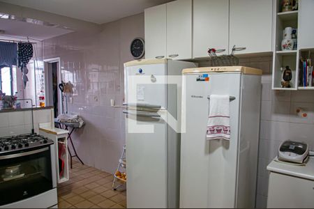 Apartamento à venda com 174m², 4 quartos e 3 vagas Apartamento à venda com 174m², 4 quartos e 3 vagascozinha
