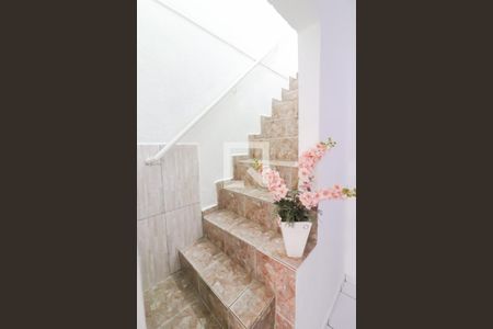 Casa à venda com 40m², 2 quartos e 2 vagas Casa à venda com 40m², 2 quartos e 2 vagasEscadas