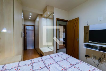 Casa à venda com 220m², 3 quartos e 3 vagasSuíte