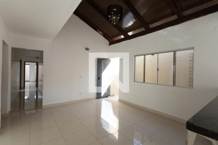 Sala 2 de casa para alugar com 4 quartos, 180m² em Residencial Porto Seguro, Goiânia