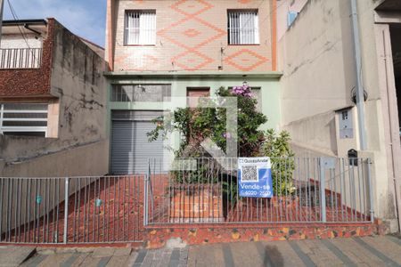 Casa à venda com 220m², 3 quartos e 2 vagasFachada - instalação de plaquinha
