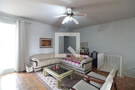 Casa à venda com 220m², 3 quartos e 2 vagasSala de TV