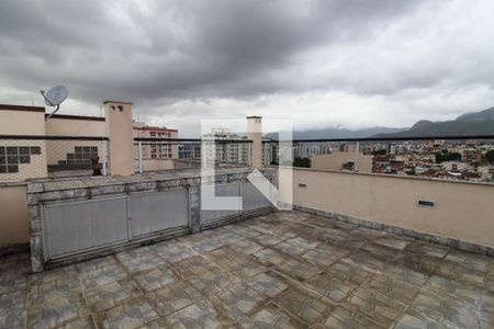 Apartamento à venda com 210m², 3 quartos e 2 vagas Apartamento à venda com 210m², 3 quartos e 2 vagasTerraço 2