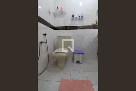 Apartamento à venda com 210m², 3 quartos e 2 vagas Apartamento à venda com 210m², 3 quartos e 2 vagasBanheiro da Suíte 1