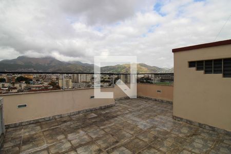 Apartamento à venda com 210m², 3 quartos e 2 vagas Apartamento à venda com 210m², 3 quartos e 2 vagasTerraço 2