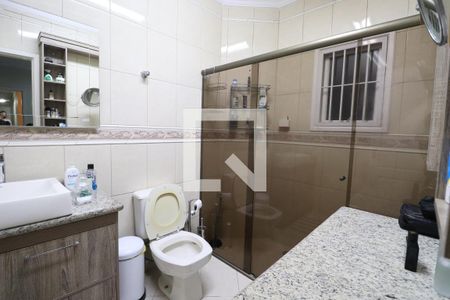 Casa à venda com 157m², 3 quartos e 3 vagasBanheiro da Suíte