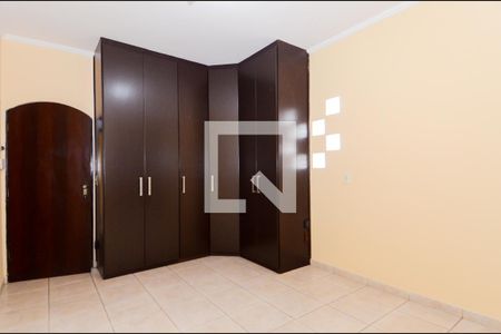 Casa à venda com 184m², 4 quartos e 2 vagasSuíte 2