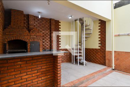 Casa à venda com 184m², 4 quartos e 2 vagasChurrasqueira - Quintal 