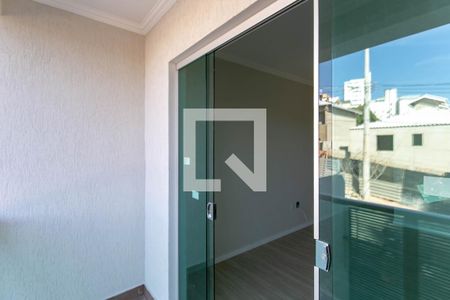 Casa à venda com 120m², 3 quartos e 3 vagas Casa à venda com 120m², 3 quartos e 3 vagasVaranda