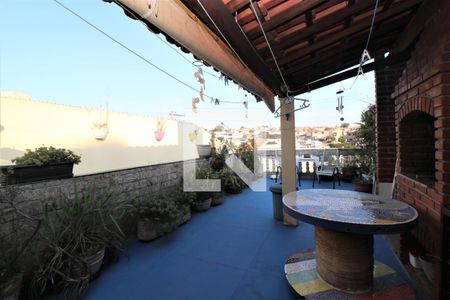 Casa à venda com 140m², 4 quartos e 2 vagasChurrasqueira