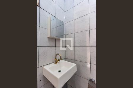 Casa à venda com 210m², 3 quartos e 4 vagasBanheiro - Casa 2