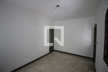 Sala de casa para alugar com 2 quartos, 77m² em Porto da Pedra, São Gonçalo