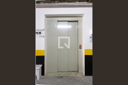 Apartamento à venda com 56m², 2 quartos e 1 vaga Apartamento à venda com 56m², 2 quartos e 1 vagaÁrea Comum - Elevador