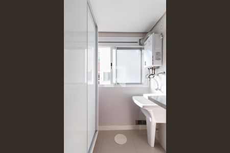 Apartamento à venda com 90m², 2 quartos e 2 vagas Apartamento à venda com 90m², 2 quartos e 2 vagasCozinha e Área de Serviço