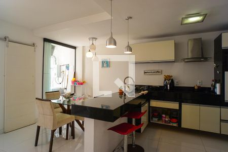 Apartamento para alugar com 80m², 1 quarto e 2 vagas Apartamento para alugar com 80m², 1 quarto e 2 vagasSala/Cozinha