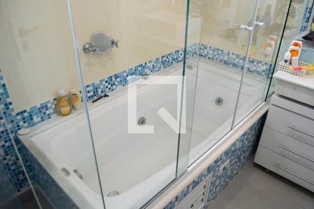 Casa à venda com 142m², 4 quartos e 4 vagas Casa à venda com 142m², 4 quartos e 4 vagasBanheiro quarto 3