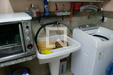 Casa à venda com 142m², 4 quartos e 4 vagas Casa à venda com 142m², 4 quartos e 4 vagasÁrea de Serviço