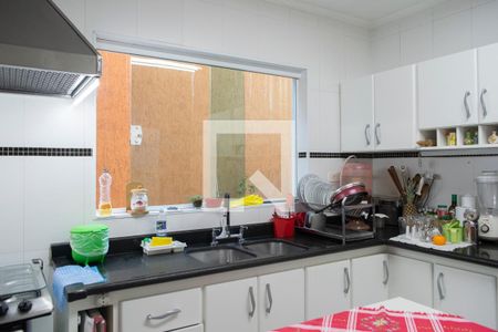 Casa à venda com 142m², 4 quartos e 4 vagas Casa à venda com 142m², 4 quartos e 4 vagasCozinha