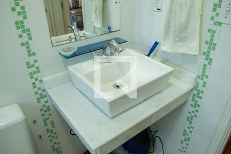 Casa à venda com 142m², 4 quartos e 4 vagas Casa à venda com 142m², 4 quartos e 4 vagasBanheiro quarto 1