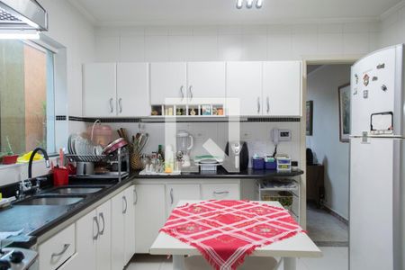 Casa à venda com 142m², 4 quartos e 4 vagas Casa à venda com 142m², 4 quartos e 4 vagasCozinha