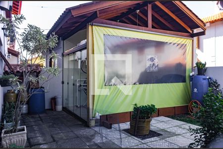 Casa de condomínio à venda com 117m², 3 quartos e 2 vagasQuintal
