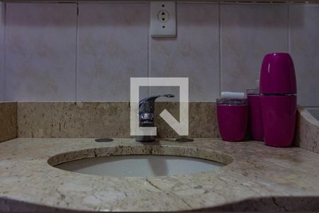 Casa de condomínio à venda com 117m², 3 quartos e 2 vagasBanheiro