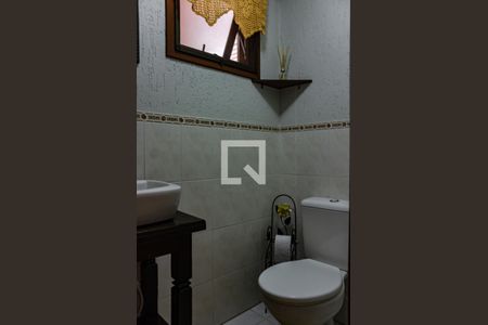 Casa de condomínio à venda com 117m², 3 quartos e 2 vagasLavabo