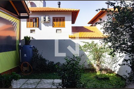 Casa de condomínio à venda com 117m², 3 quartos e 2 vagasQuintal