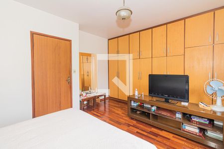 Casa à venda com 222m², 3 quartos e 3 vagasSuíte