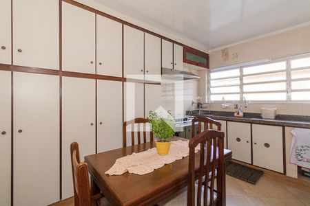 Casa à venda com 222m², 3 quartos e 3 vagasCozinha