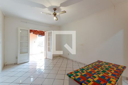 Casa à venda com 120m², 2 quartos e 2 vagas Casa à venda com 120m², 2 quartos e 2 vagasSuíte