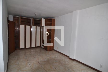 Casa à venda com 206m², 5 quartos e 1 vagaQuarto 3 - Armários