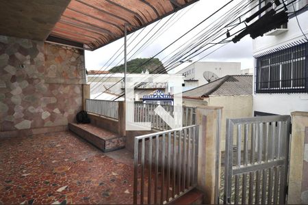 Casa à venda com 206m², 5 quartos e 1 vaga