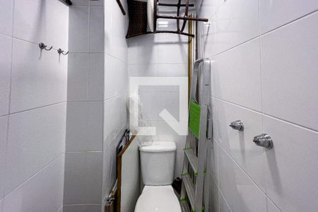 Apartamento à venda com 110m², 3 quartos e 2 vagas Apartamento à venda com 110m², 3 quartos e 2 vagasBanheiro de Serviço