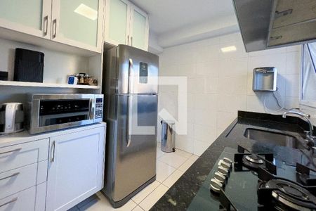 Apartamento à venda com 110m², 3 quartos e 2 vagas Apartamento à venda com 110m², 3 quartos e 2 vagasCozinha