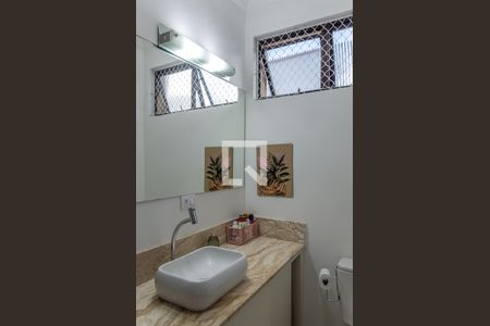 Casa à venda com 145m², 3 quartos e 2 vagas Casa à venda com 145m², 3 quartos e 2 vagasBanheiro