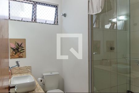 Casa à venda com 145m², 3 quartos e 2 vagas Casa à venda com 145m², 3 quartos e 2 vagasBanheiro
