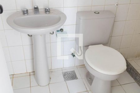 Apartamento à venda com 77m², 3 quartos e 1 vaga Apartamento à venda com 77m², 3 quartos e 1 vagaBanheiro 2