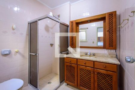 Banheiro de apartamento para alugar com 1 quarto, 50m² em Glória, Porto Alegre