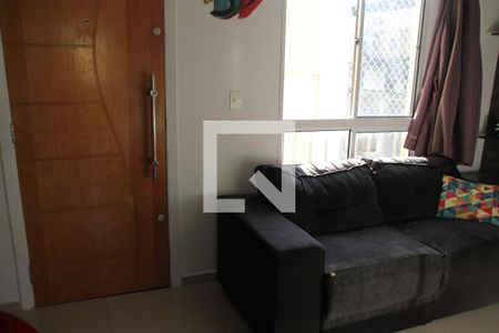 Sala de apartamento para alugar com 2 quartos, 48m² em Vila Carmosina, São Paulo