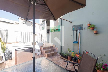 Casa à venda com 140m², 3 quartos e 2 vagasQuintal - Casa 1