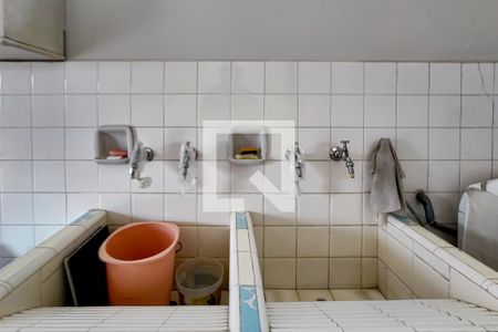 Casa à venda com 500m², 3 quartos e 4 vagas Casa à venda com 500m², 3 quartos e 4 vagasÁrea de Serviço