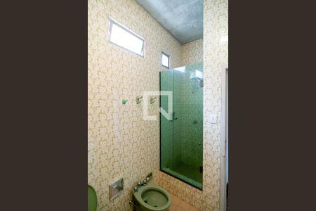 Casa à venda com 500m², 3 quartos e 4 vagas Casa à venda com 500m², 3 quartos e 4 vagasBanheiro Social