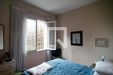 Casa à venda com 500m², 3 quartos e 4 vagas Casa à venda com 500m², 3 quartos e 4 vagasQuarto 2